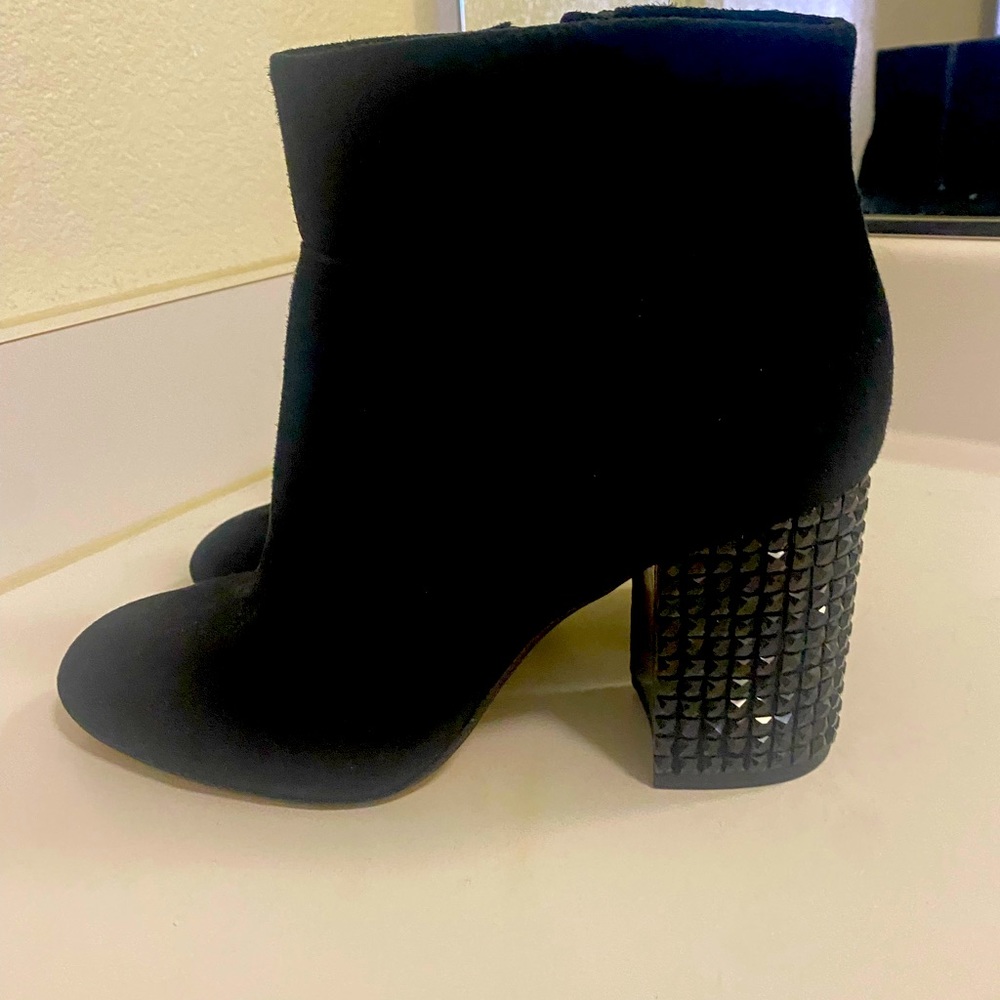 Gorgeous Black Suede Michael Kors boots 3.5”heel